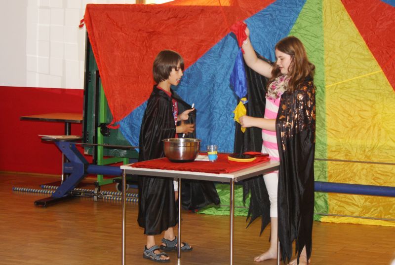 Auch das Zaubern kann man beim Spielezirkus spielend erlernen.