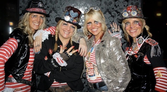 Die Frauenband ''Colör'' singt Kölsche Lieder zu den europäischen Städtepartnerschaften.