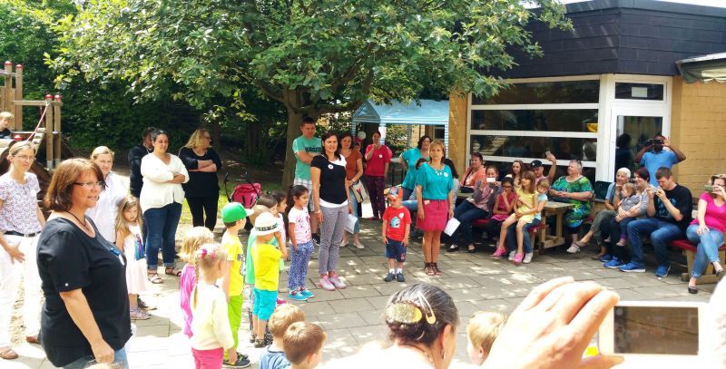 Fröhlich gefeiert bei strahlender Sonne: Gelungen war das Sommerfest der Kita Flachtenstraße.