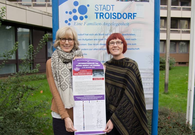 Gleichstellungsbeauftragte Petra Römer-Westarp und Karin Lapke-Fernholz (von links)