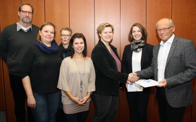 Erster Beigeordneter Heinz Eschbach (rechts) begrüßte Vertreterinnen des JAEB im Rathaus.