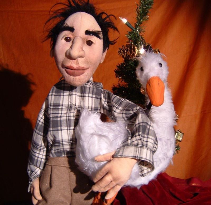 Um die Weihnachtsgans Auguste geht es beim Theater für Kinder in der City-Bibliothek.