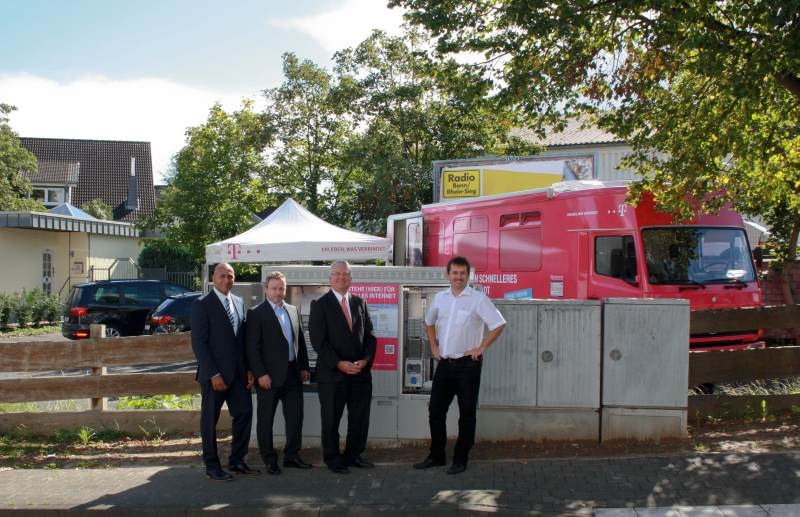 v.l. Frank Pischke ( Kommunaler Ansprechpartner Telekom Deutschland )