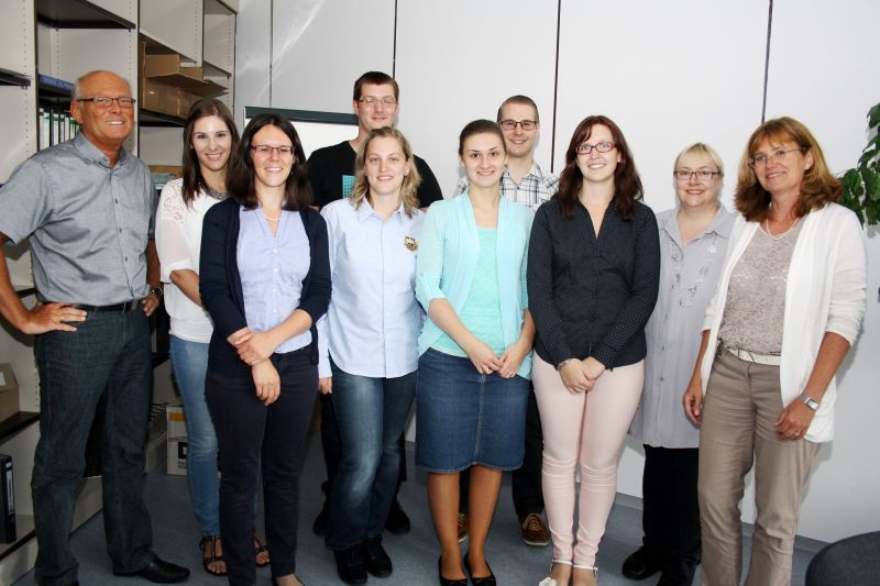 Sieben Absolventinnen und Absolventen der Ausbildung im Troisdorfer Rathaus wurde gratuliert.
