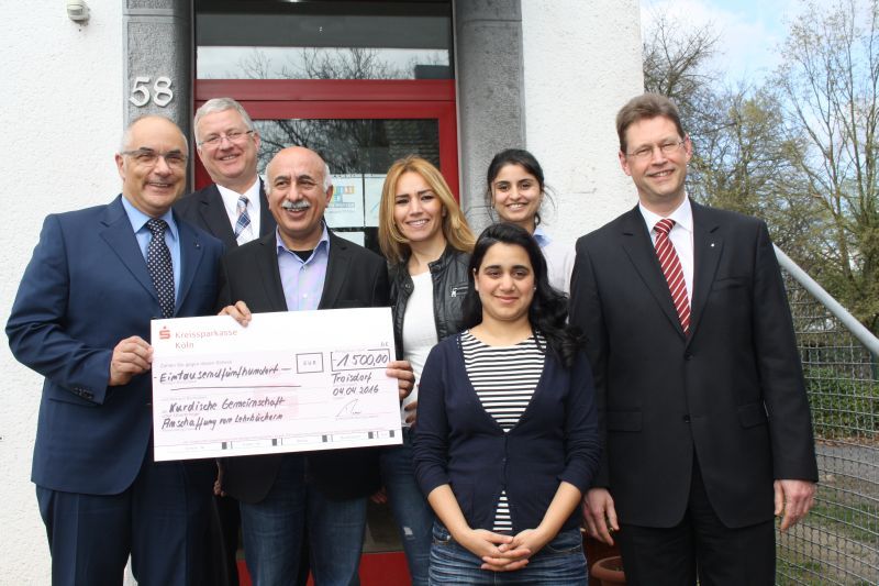 Mitglieder der Kurdischen Gemeinschaft freuten sich über die Spende des Lions Clubs.