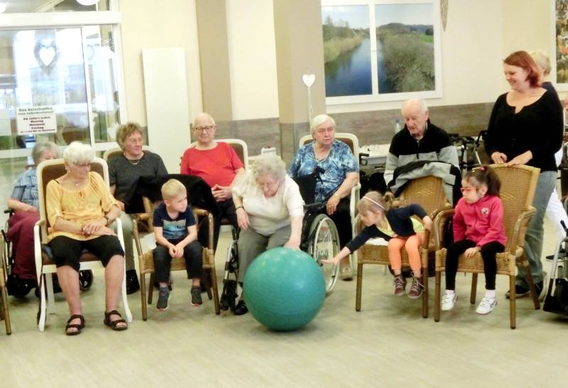 Erlaubnis zur Veröffentlichung ist auch für die Kinder auf den Fotos gegeben.