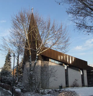 Im Gemeindehaus neben der Kirche Am Wildzaun 14 wird informiert.
