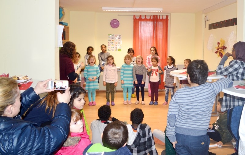 Mit Begeisterung und Eifer sangen die Kinder Weihnachtslieder im Mehrgenerationenhaus.