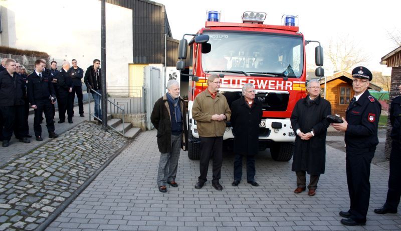 Die Löschgruppe Eschmar der Freiwilligen Feuerwehr hat ein neues Löschfahrzeug in Dienst genommen.