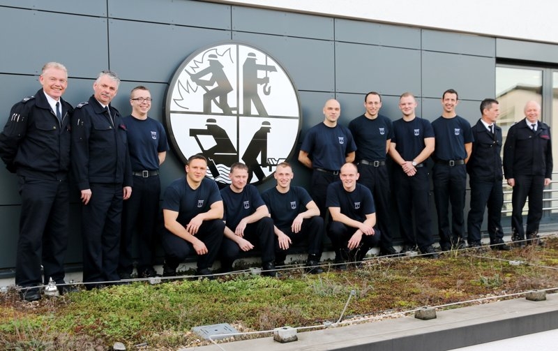 Neun junge Wehrmänner haben ihre Ausbildung zu Brandmeistern abgeschlossen.