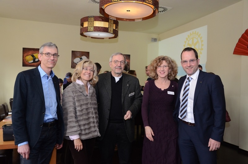 ZiTi-Termin beim Rotary-Club Troisdorf: Club-Präsident Hans-Georg Leidig  mit den ZiTi-Botschaftern Wolfgang Schmitz-Mertens und Andrea Vogt sowie der Rotarierin Claudia Siegmundt und ZiTi-Botschafter Alexander Pyzalski