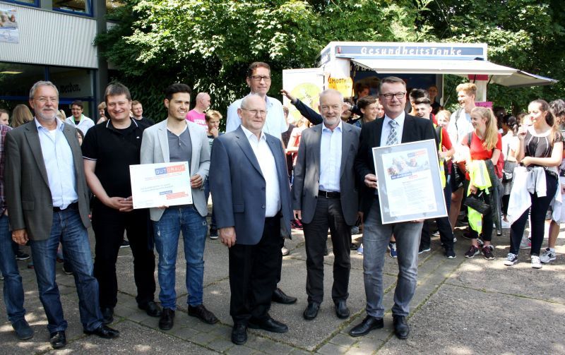 Schülerinnen und Schüler, Lehrerinnen und Lehrer und die Gäste waren alle gut drauf.