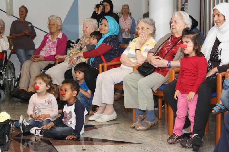 Gebannte Zuschauer aus 15 Nationen im Lascheid-Haus Spich.