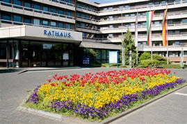 Blumen vorm Rathaus