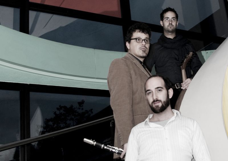 Das Jazz-Trio ERIKUNDDU tritt im Kunsthaus Troisdorf auf.