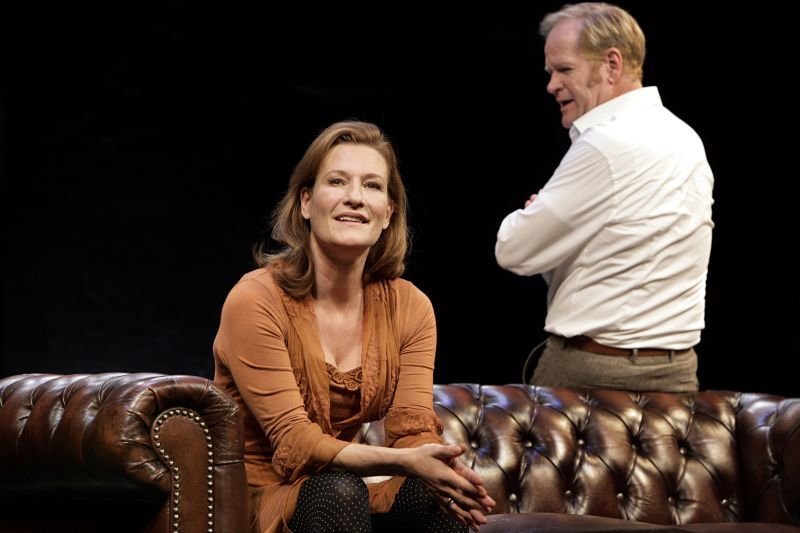 Szene aus „Der letzte Vorhang“ mit Suzanne von Borsody und Guntbert Warns.