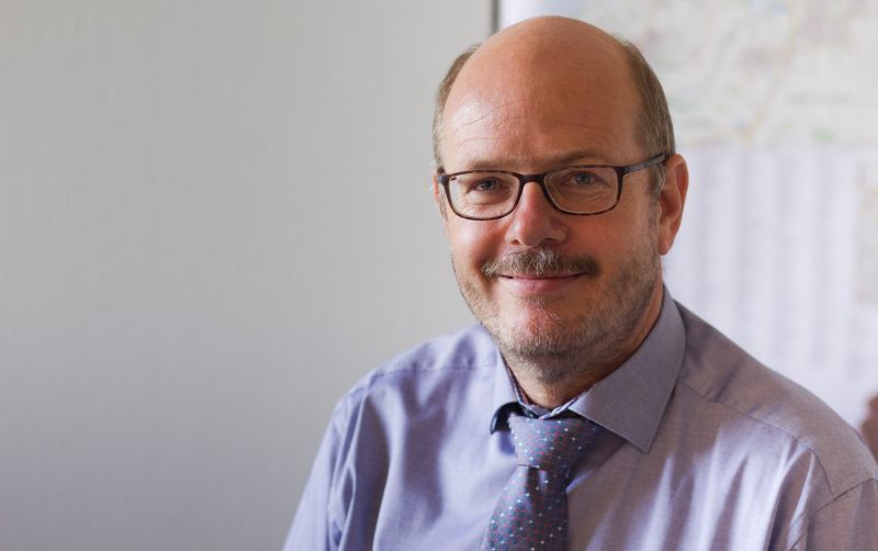 Kämmerer Horst Wende legte dem Stadtrat den Enwurf des Doppelhaushalts 2017/2018 vor