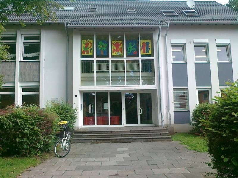 Fassade der Waldschule vor der Sanierung