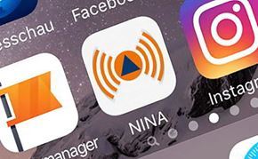 Die App Nina auf dem Smartphone