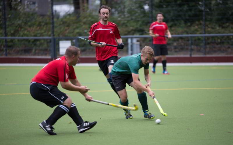 Das Eröffnungsspiel gegen die Duisburger hatte es in sich. Nach hartem Kampf wurde das Spiel 1:5 verloren.