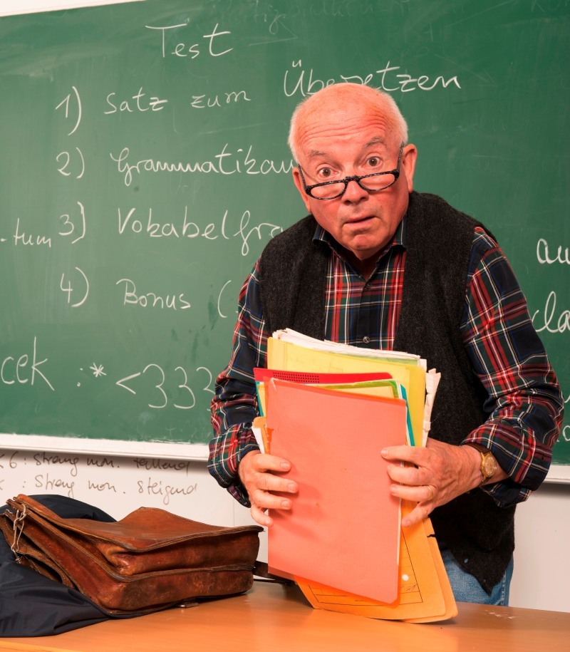 Horst Schroth alias Lehrer Laux feiert sein Comeback in Troisdorf.