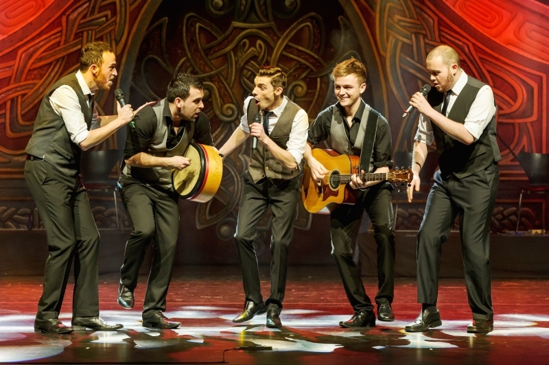 Szene aus Rhythm of the Dance, die bald in Troisdorf zu sehen sein wird. Foto: Wim Lanser.