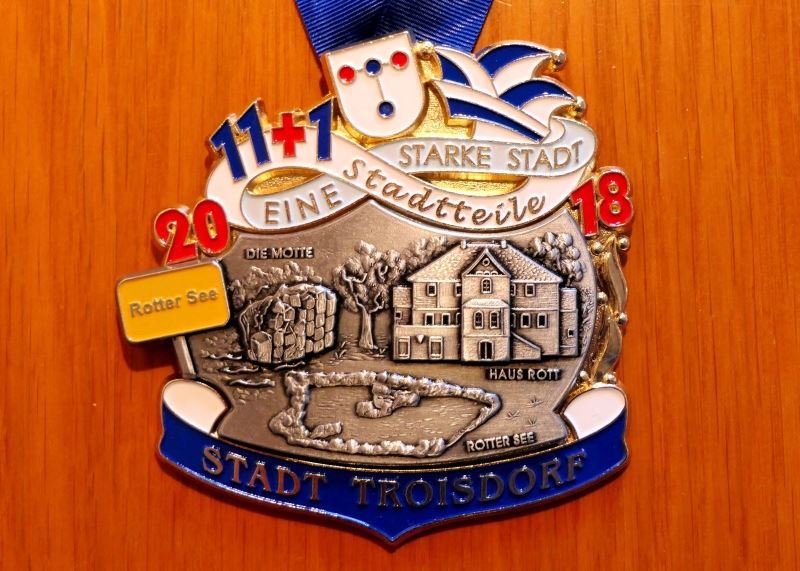 Rotter See auf dem neuen städtischen Karnevalsorden.