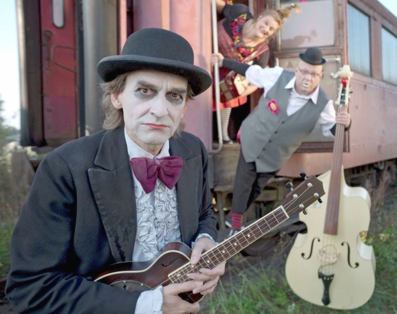 Die Bombastics machen mit beim Straßentheaterfestival ViaTheatro.