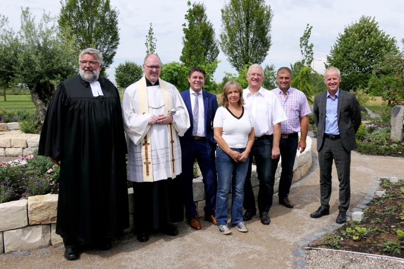 Ein Ort der Begegnung und des Gesprächs ist der Bestattungsgarten auch.