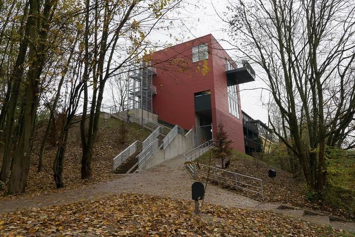 Das Fischereimuseum in idyllischer Lage am Altarm des Rheins.