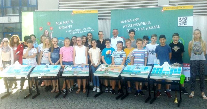 Die Teilnehmer von Warm Up, in der Mitte Vize-Bürgermeister Jörg Kaiser.