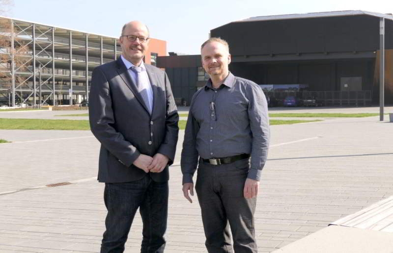 Horst Wende und Rainer Land (v.l.n.r.) auf dem Festplatz