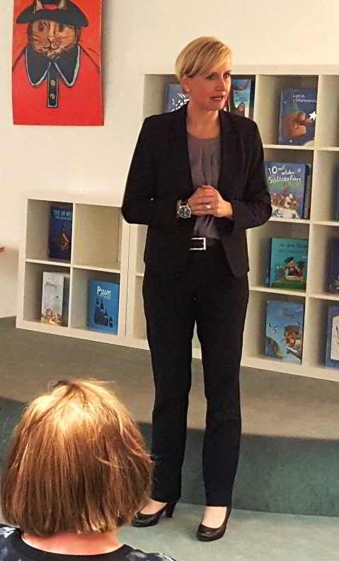 Die Dozentin Anne Weller.