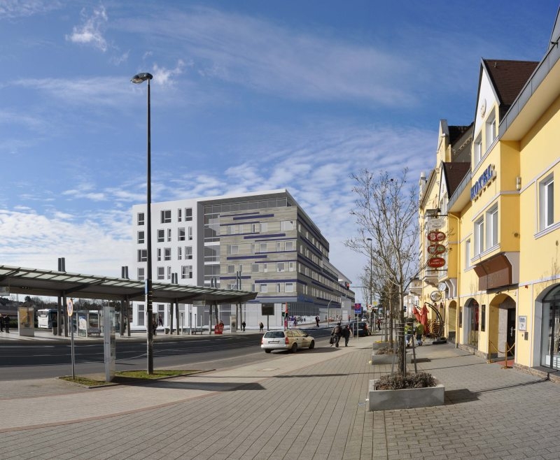 Blick auf das geplante Bahnhofsgebäude an der Poststraße.