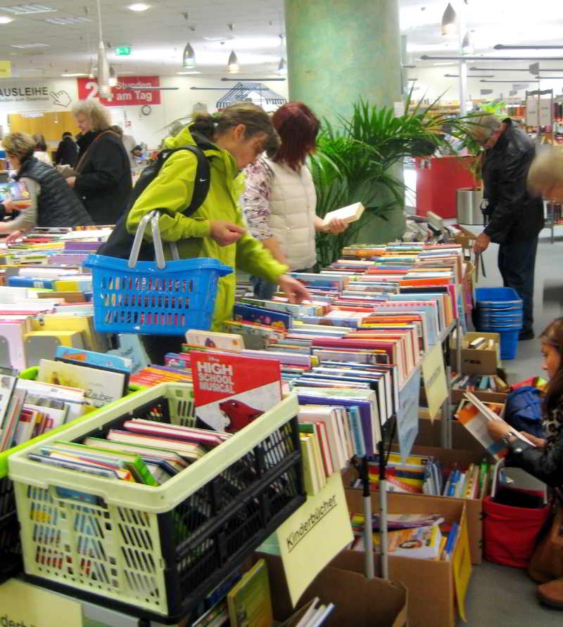 Blick in den Medienbasar 2016.