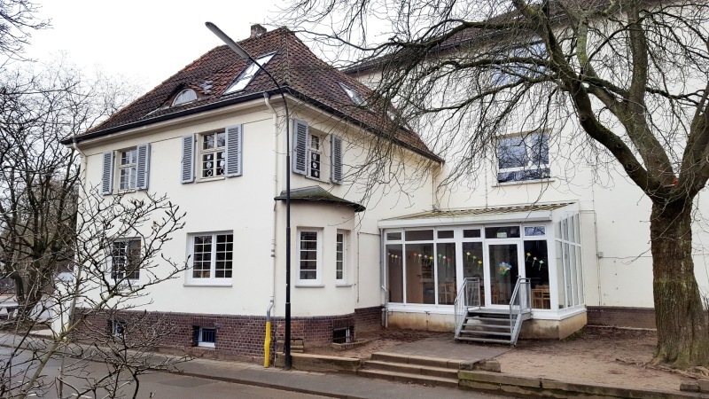 Neue Fenster und Türen: Das historische Schulgebäude an der Blücherstraße.