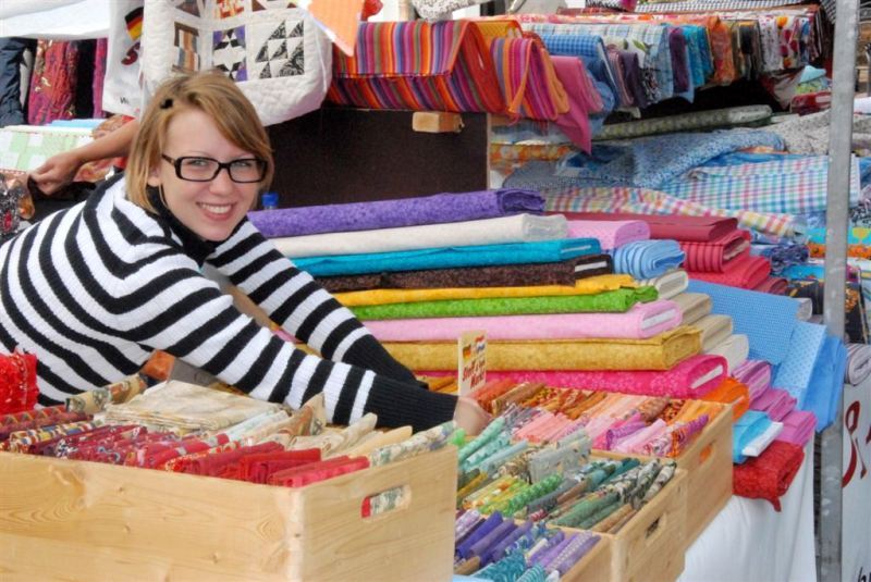 Viel Erfolg beim Wühlen auf dem Stoff- und Tuchmarkt!