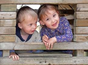 Zwei Angebote der Kita Familienzentrum Rathausstraße.