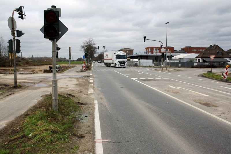 Die Kreuzung von B8 und Belgischer Allee ist vorerst wieder befahrbar.