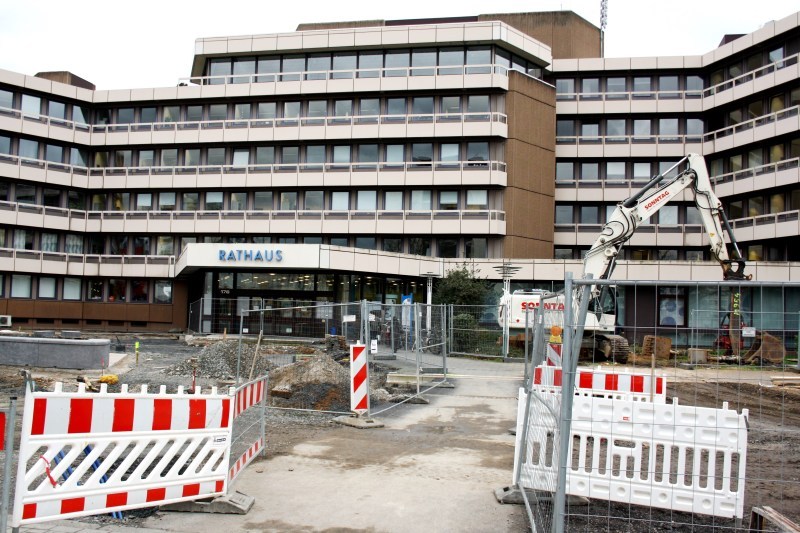Das Rathaus bleibt von Weiberfastnachtsmittag bis Rosenmontag geschlossen.