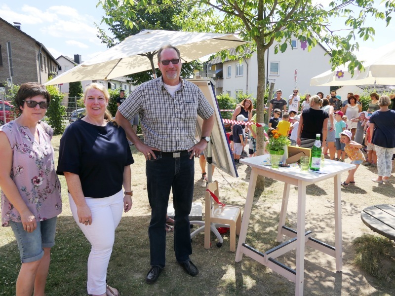 Freuten sich über die Spenden: v.l. Ulrike Tüttenberg, Sophia Horst und Markus Wüst.