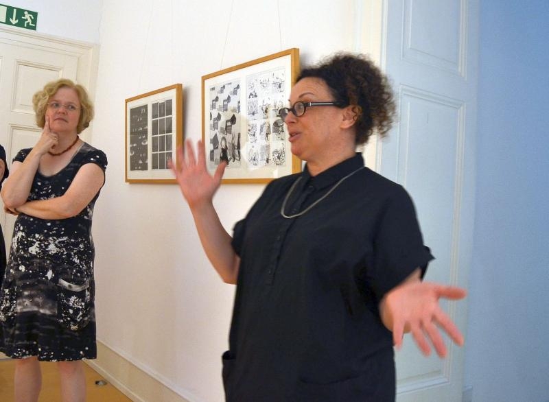 Stayling Alive - Ausstellung mit Bildergeschichten von Merav Salomon im Bilderbuchmuseum auf Burg Wissem