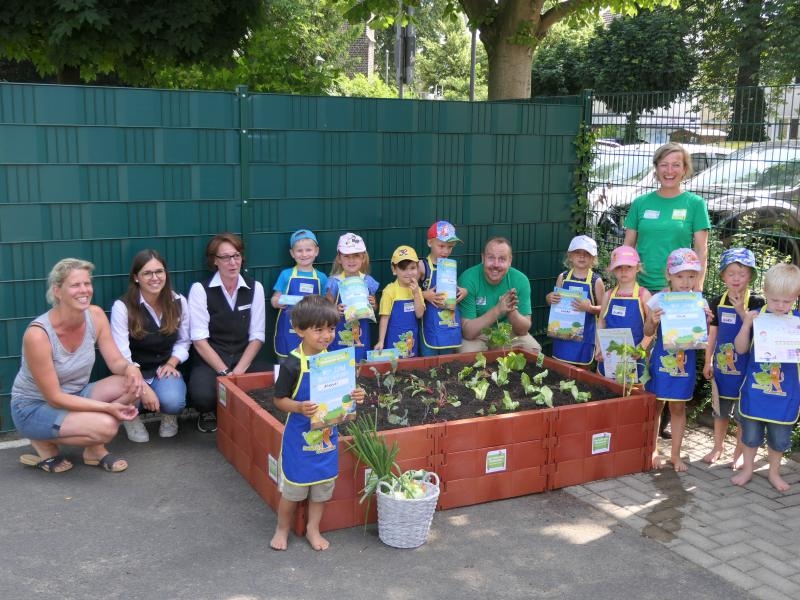 Kita Niederkasseler Straße nach der Pflanzaktion