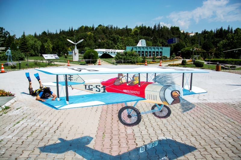 Überraschende Wirkung: Pflastergemälde von Alex Maksiov.