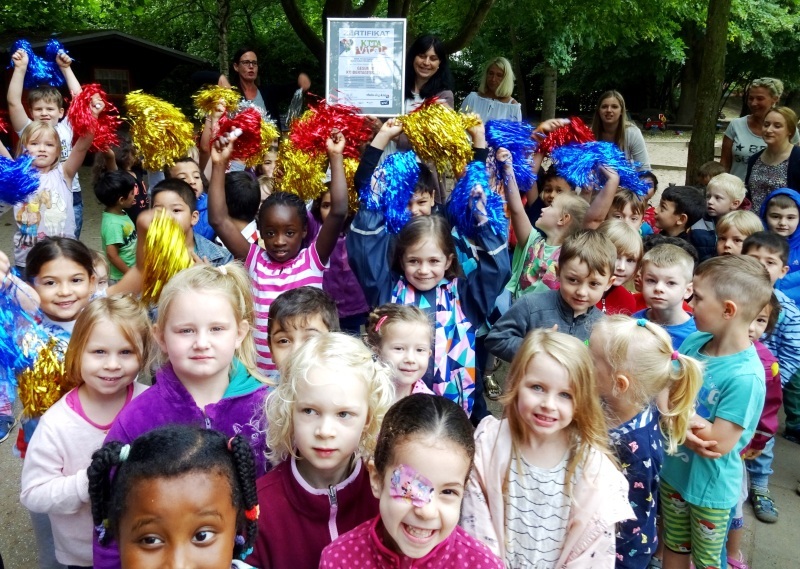 Kinder und Erzieherinnen freuten sich über ihre Kita vital Julius-Leber-Straße.