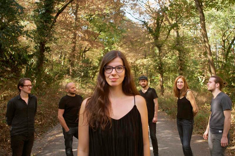 Theresia Philipp mit Ensemble