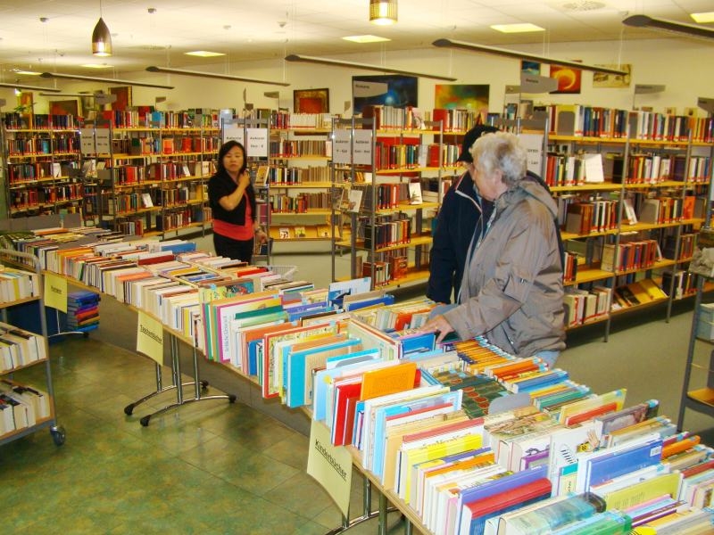 Die Stadtbibliothek sammelt schon Bücher und mehr für den November-Basar.