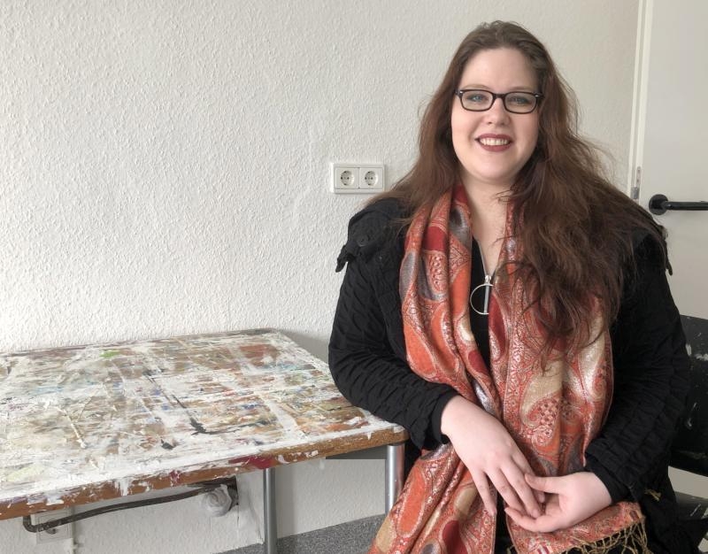 Lena Reifenhäuser in ihrem Atelier im Kunsthaus Troisdorf.