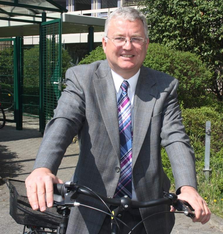 Auch oft mit dem Fahrrad unterwegs: Bürgermeister Klaus-Werner Jablonski.