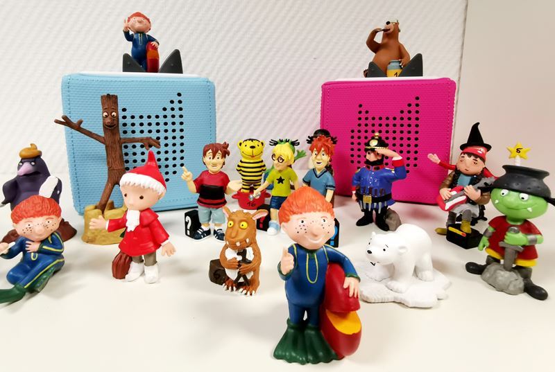 Tonies mit ihren Geschichten und Tonieboxen gibt es in der Stadtbibliothek.